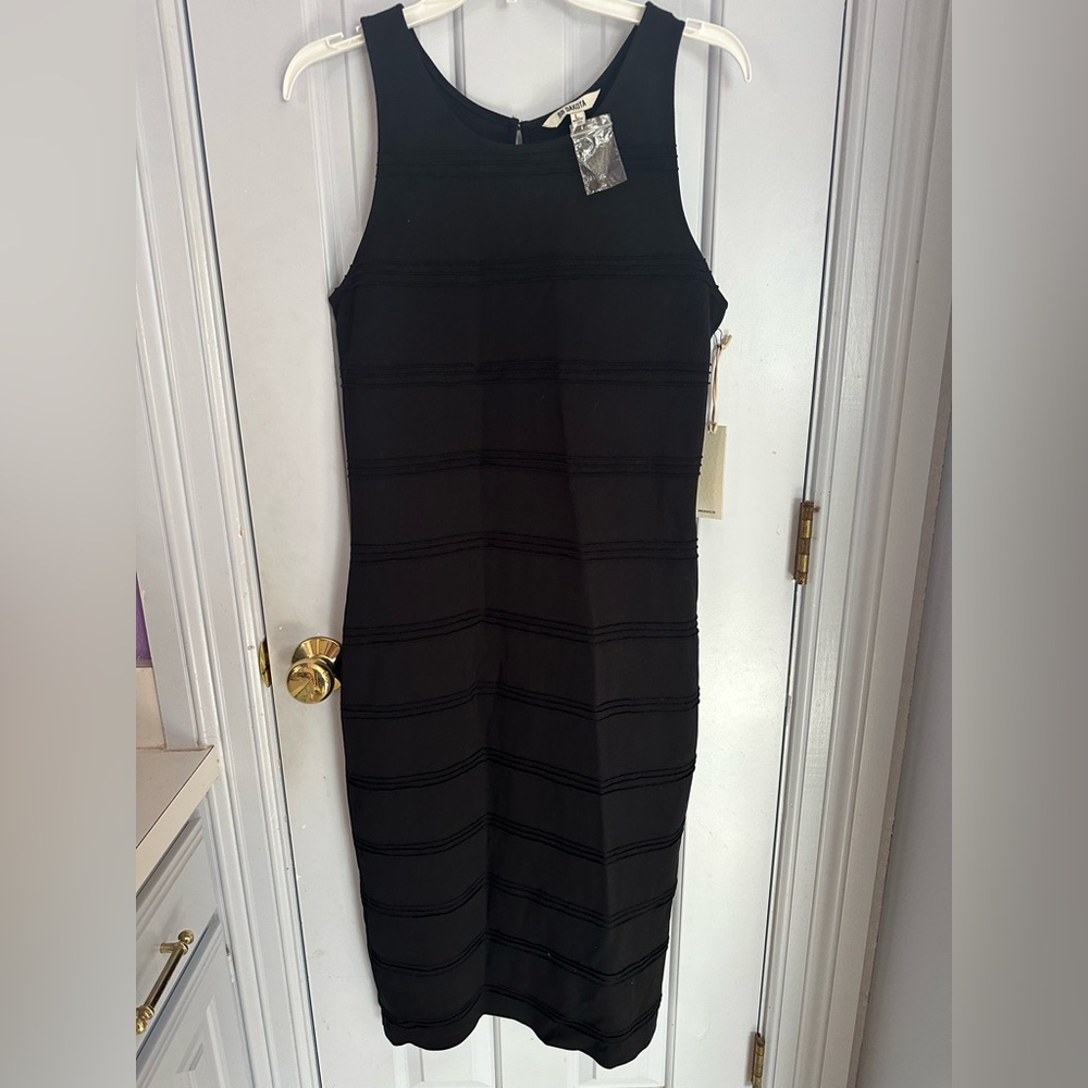BB Dakota Black Textured Sleeveless Midi Dress